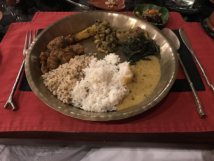 ネパールのチキンカレー