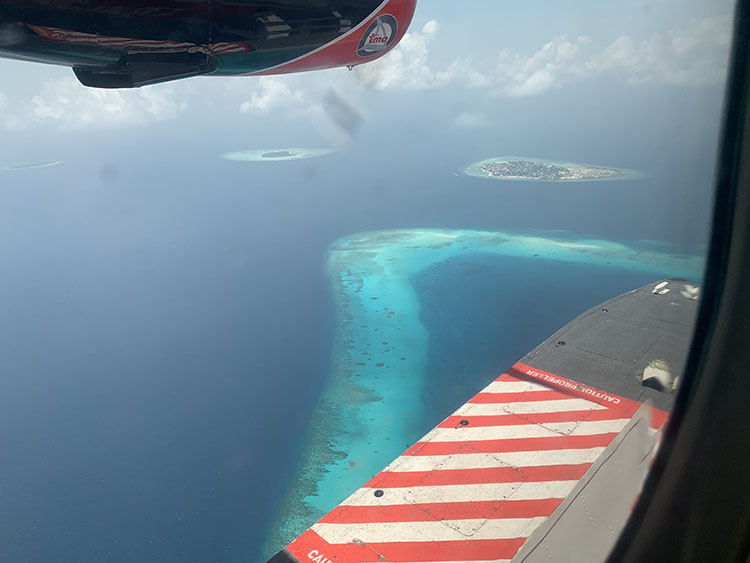 飛行機から見える島（１）