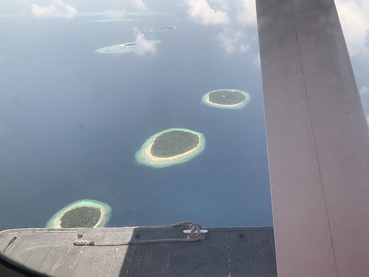 飛行機から見える島(4)