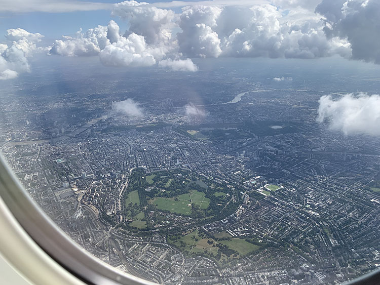 ロンドン上空
