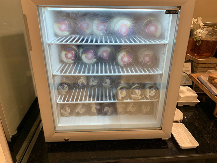 アイスクリームの冷蔵庫