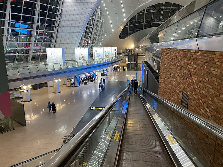 地下鉄の駅へ